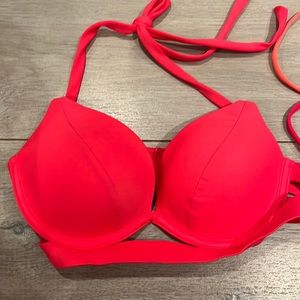 Victoria’s Secret bathing suit top 32C